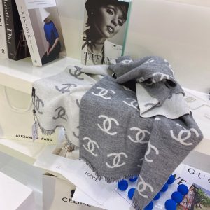 EN - Luxury CHL Scarf 010