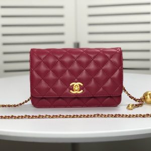 WALLET ON CHAIN Grained Shiny Calfskin & Gold-Tone Metal Dark Burgundy
