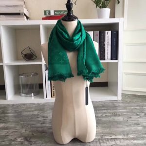 EN - Luxury LUV Scarf 023