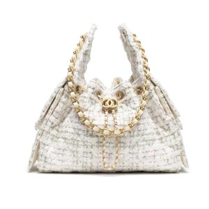 CHANEL 25 SMALL HANDBAG TWEED AND GOLD TONE METAL 25CM AS5293 B21178 NR774