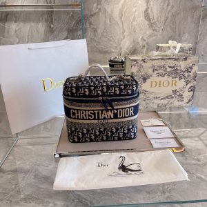 Dior - Diortravel Vanity Case Blue Dior Oblique Embroidered Velvet - Women